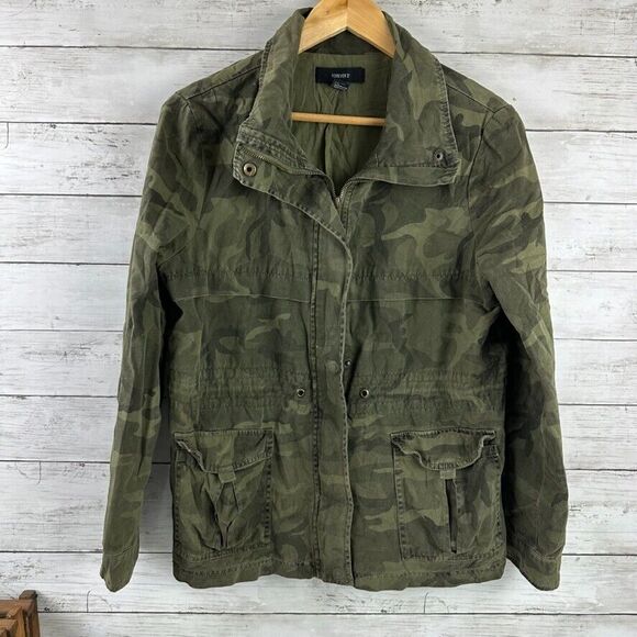 Forever 21 Women's Camouflage‎ Jackets Size Medium - Picture 1 of 12